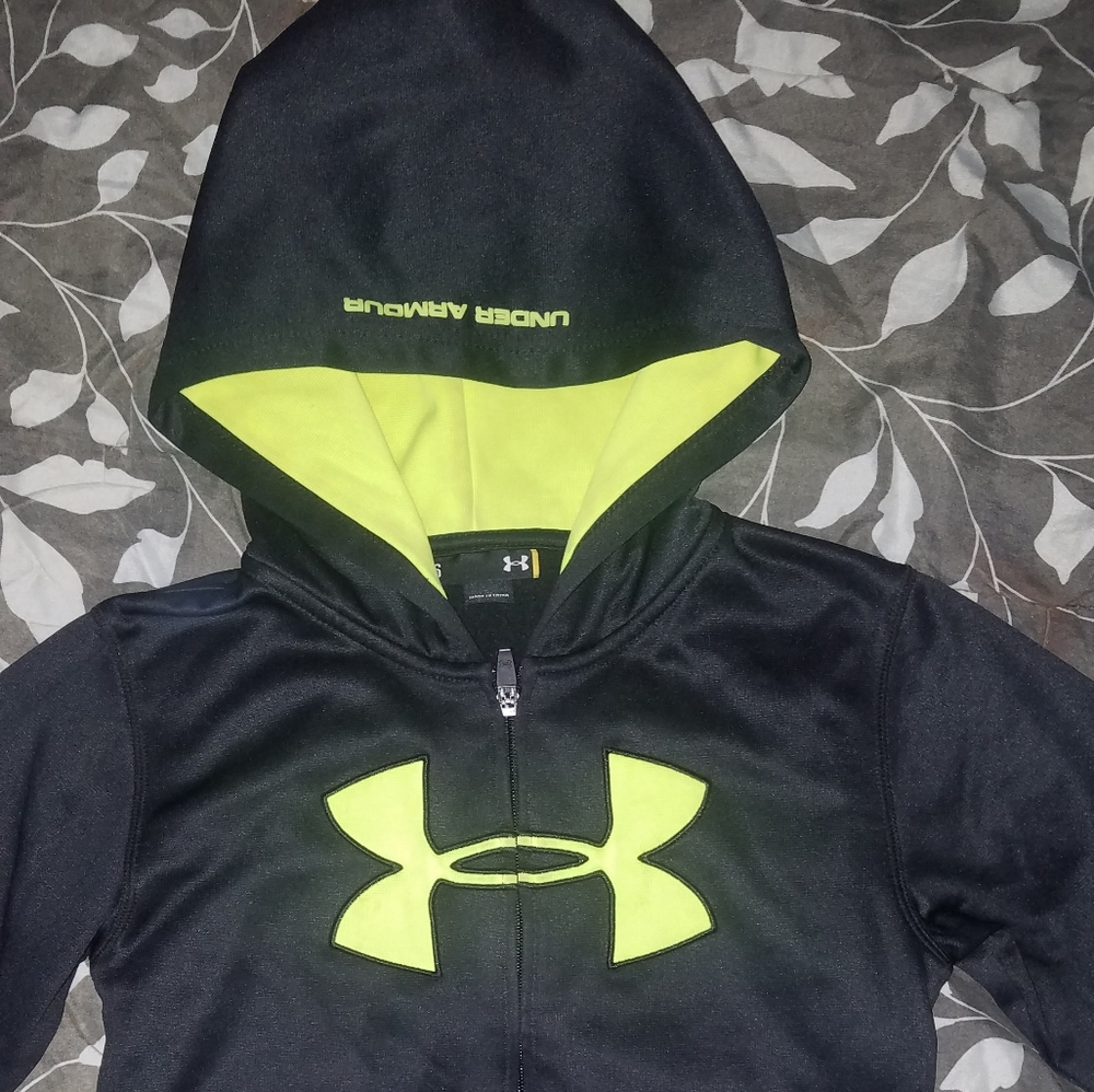 Jacket/Hoodie boys size 6